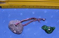 2 x Anhänger für Kette,  Feuerstein  und Keramik Figur Vogel Glücksbringer