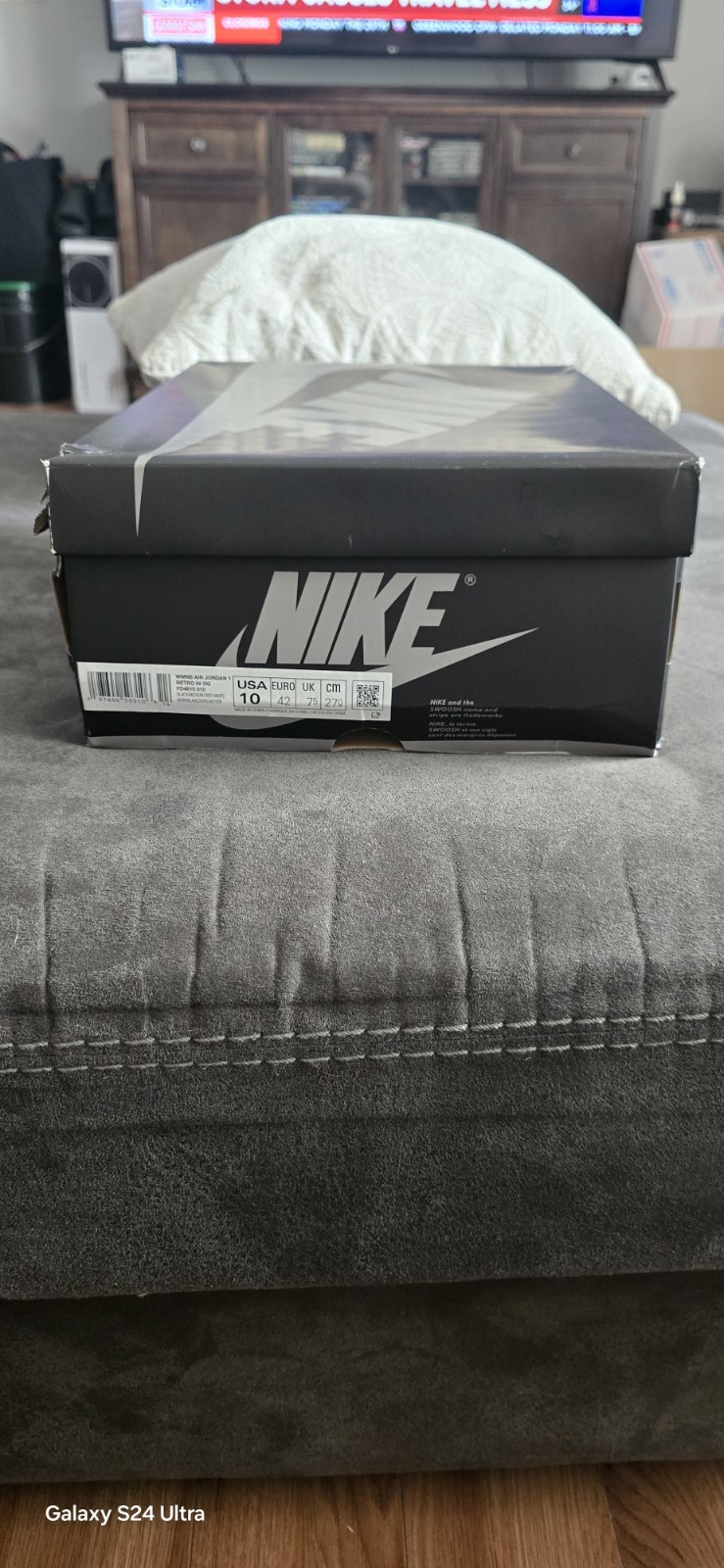 Nike Jordan 1 High OG Satin Shadow' -  8.5 Men 10 Women authentic guarantee. thumbnail 3