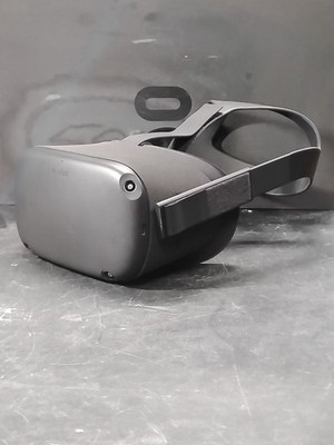 Oculus Quest - VR Headset With Controllers - No Charger - Black