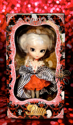 NRFB Pullip doll Scarlet P-135 Very Rare Hard to Find