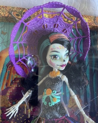Mattel Monster High Howliday Skelita Totenköpfe Tag der Toten 2024 Puppe HXH99