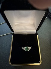 Ring Size 7 Sliver Plated Emerald Green Stone NWT