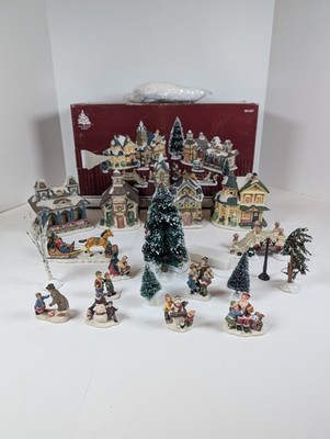 2007 Enchanted Forest 18pc Porcelain Lighted Village Set 289-0057 READ Set #2