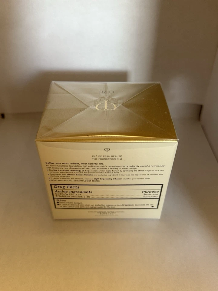 Cle de Peau The foundation SPF 22 (O20 Light medium Ocher) 28 ml 1 fl OZ (NEW) - Image 4 of 4