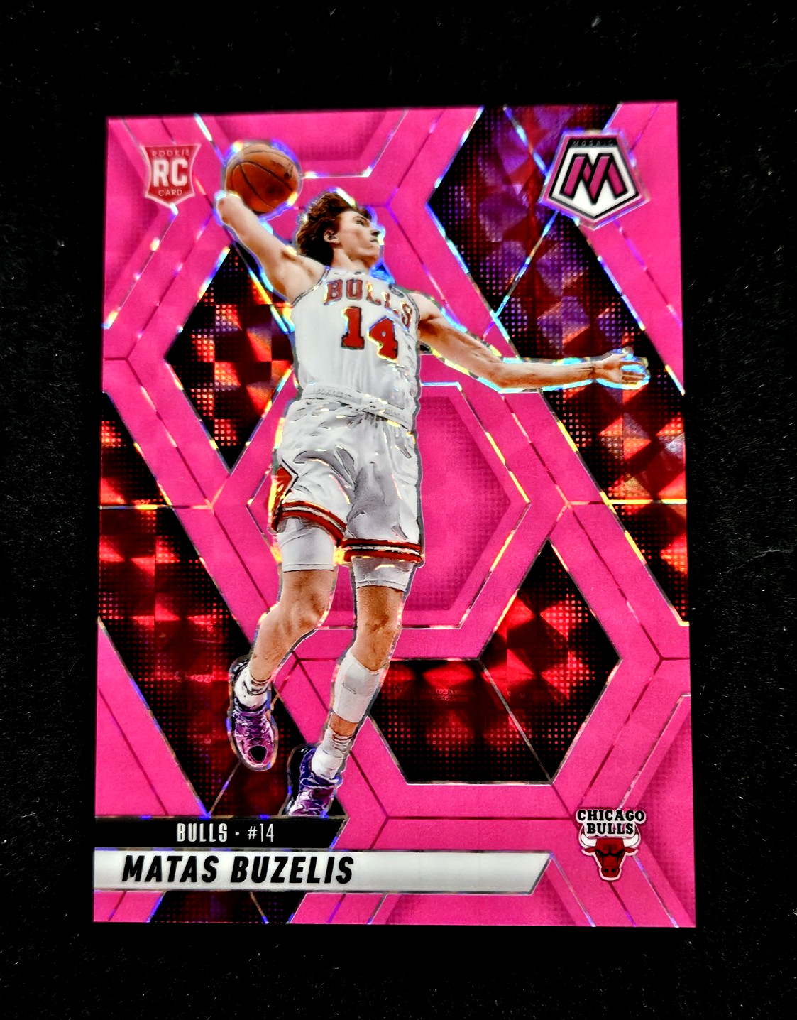 2024-25 Panini Mosaic RC Matas Buzelis Pink Fluorescent /10 Prizm Rookie #223 💥