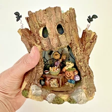 Boyds Bears Esmeralda's Spooky Hollow Tree Light Up Halloween Prop Decor Figure