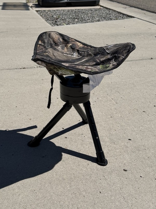 NEW BIRD & BUCK SHOOTERS 360° SWIVEL FOLDING STOOL HUNTING FISHING CAMPING