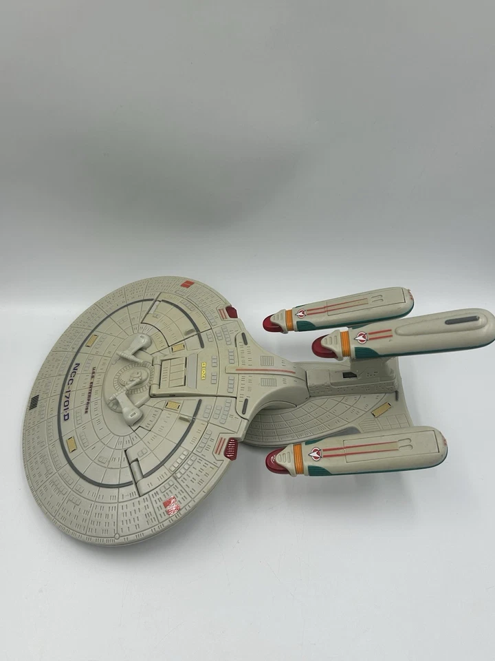 Star Trek Transwarping Starship Enterprise NCC-1701-D Playmates 16077 ~ 1996 - Image 4 of 4