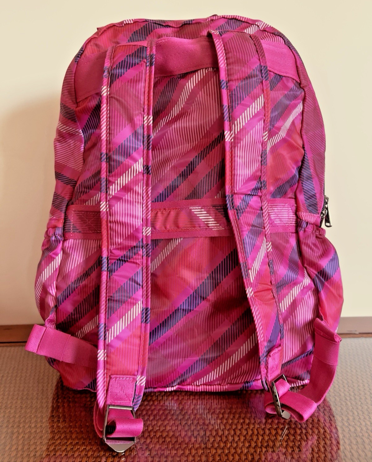 Lug Packable Backpack Echo 2 Berry Plaid Lightwei… - image 8