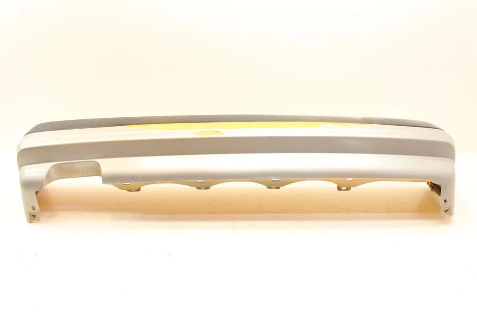 Cubierta de parachoques trasero plateada Nissan 300ZX Z31 2+0 1984-1989 con barra de refuerzo Foto 3 de 4