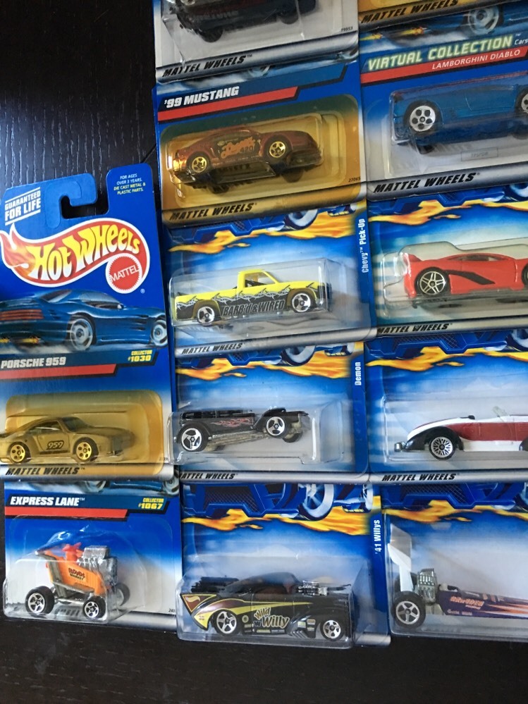 Hot Wheels 1998-2002 Random No Doubles Lot Of 65 Cars -- 036