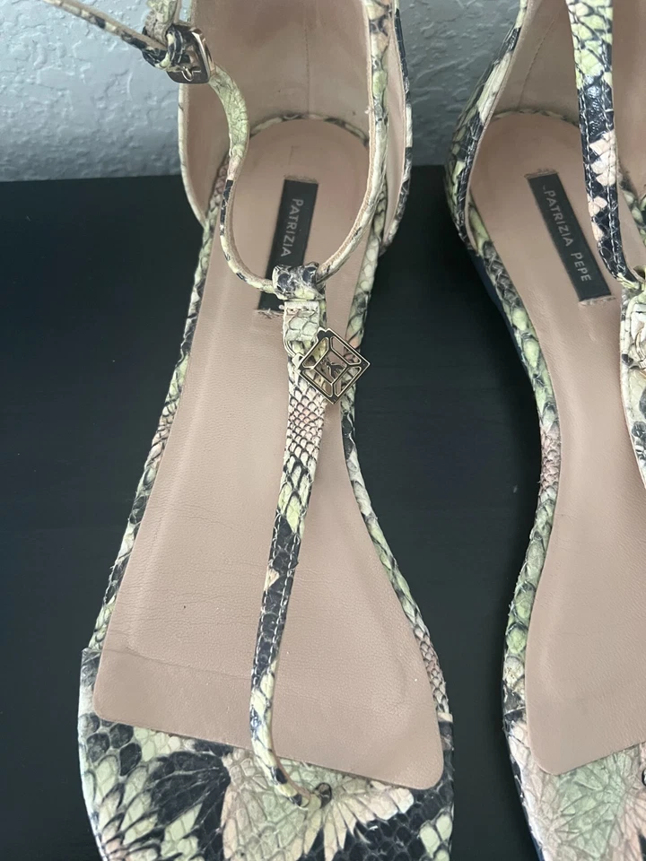 Sandalias para mujer Patrizia Pepe de cuero de serpiente verde Foto 4 de 4