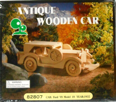 MODEL -#82807 ANTIQUE WOODEN CAR - ''FORD V8 MODEL 18 YEAR:1932'' - NIP!