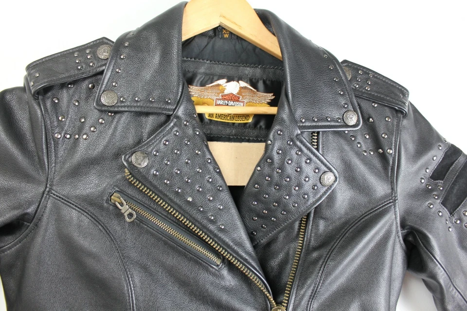Chaqueta de moto Harley Davidson para mujer talla XS de cuero negra tachuelas flecos cremallera Foto 2 de 4