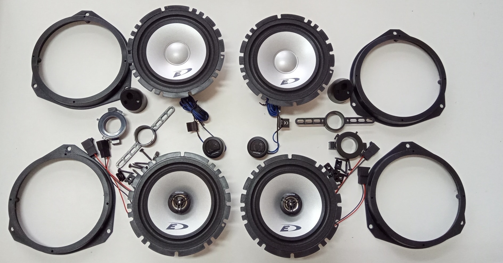 Kit Casse Alpine Alfa Romeo Stelvio: Audio Premium Anteriori e Posteriori