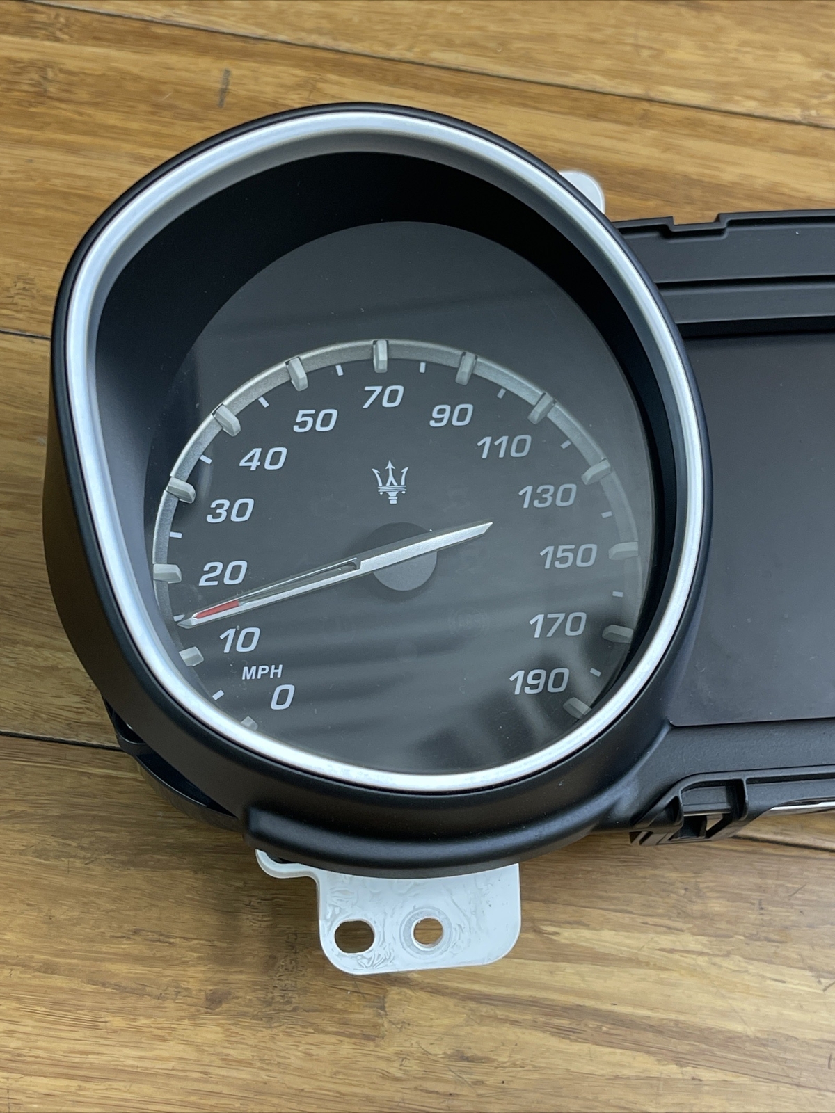 OEM 2017-2020 Maserati Levante MPH SpeeDometer Gauge Cluster 670101176 *note
