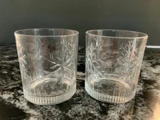 Maker’s Mark Rock Glasses, Set of 2, Snowflakes, Lowball, Christmas Holiday EUC