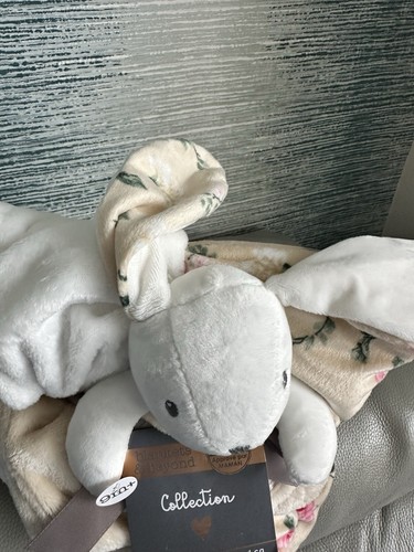 Blankets & and Beyond Bunny Blanket Cream Comforter Soother Doudou Rabbit Pram - Picture 6 of 7