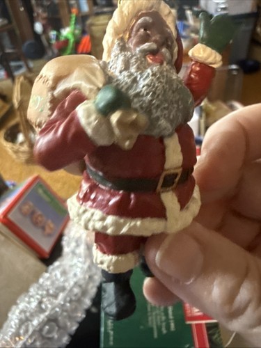1992 Cheerful Santa Hallmark Christmas Ornament Keepsake (Orn 1-Bin) - Picture 13 of 16