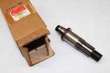 GENUINE 1970-71 Harley-Davidson FL FX Shovelhead Sprocket Shaft 24001-70 NOS