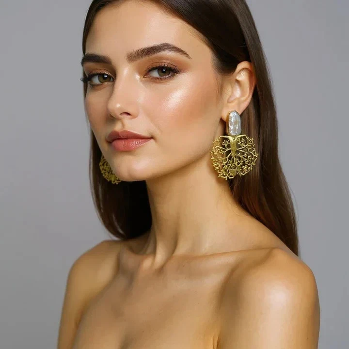 Tachuelas de árbol de perlas hechas a mano Foto 3 de 4