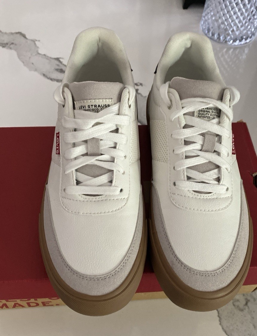 Zapatillas informales Levi's para mujer Maribel de cuero vegano de caña baja talla 7,5