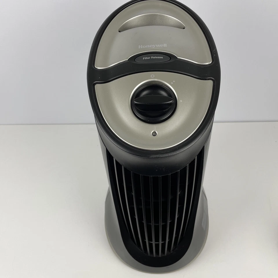 Purificador de aire electrostático Honeywell QuietClean negro plateado HFD010BTHS Foto 3 de 4