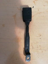 seat belt lock tensioner right front O/S VW Caddy III  2K0857877L QVZ 2.0TDi 