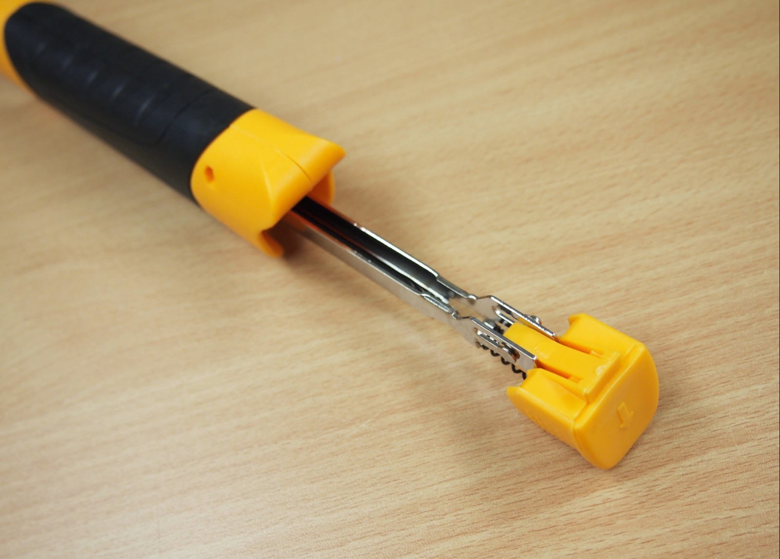 Heavy Duty Hammer Tacker Stapler T50 614mm 1/4" to 9/16" with 200 Staples eBay