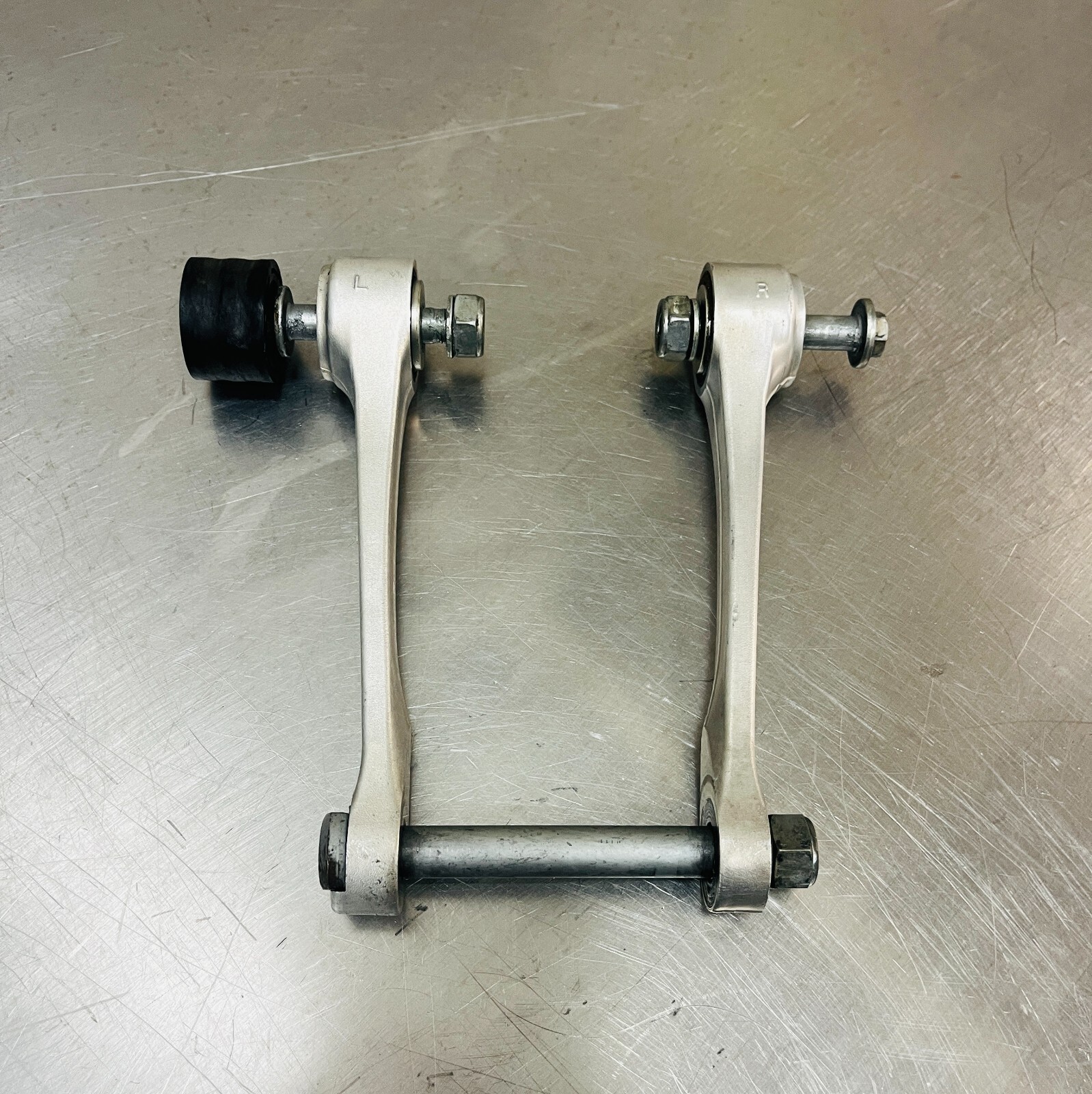 2022 Honda CRF250R Rear Suspension Linkage Pull Rod Arm 52475-MKE-AF0 OEM