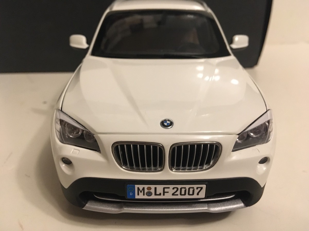 BMW X1 alpine white 1/18 KYOSHO in box | eBay