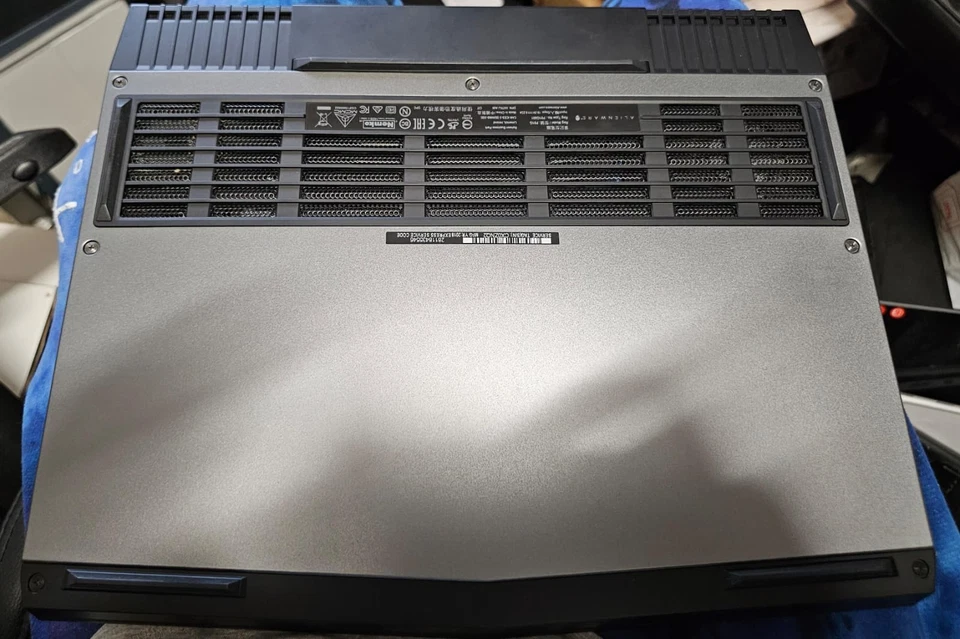 BOXED ALIENWARE 13 OLED QHD 1440P TOUCH GAMING LAPTOP CORE I7-7700HQ GTX 1060 - Image 4 of 4