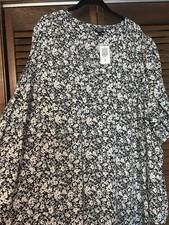 Brand New With Tag Torrid Women  s Floral Blouse Size 6X