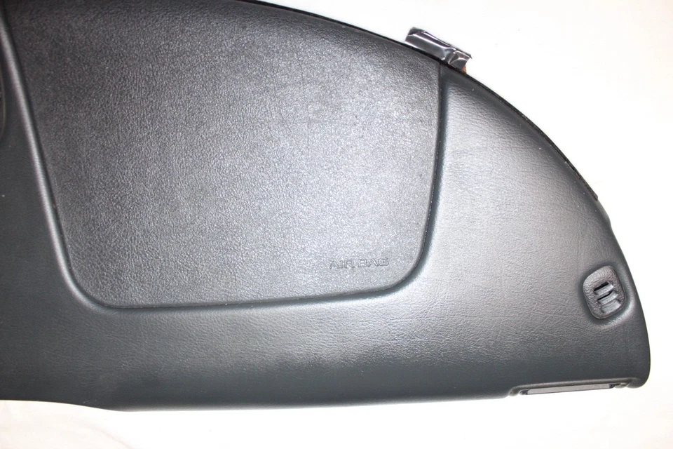 Tablero de tablero Chevy CAVALIER 95-05 con moldura GRIS OSCURO cero grietas LIMPIO Foto 4 de 4