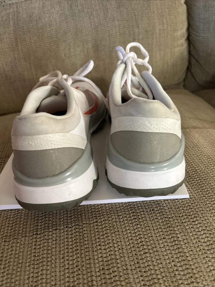 Zapatos de golf Nike FI Impact para mujer blancos gris césped naranja Foto 3 de 4