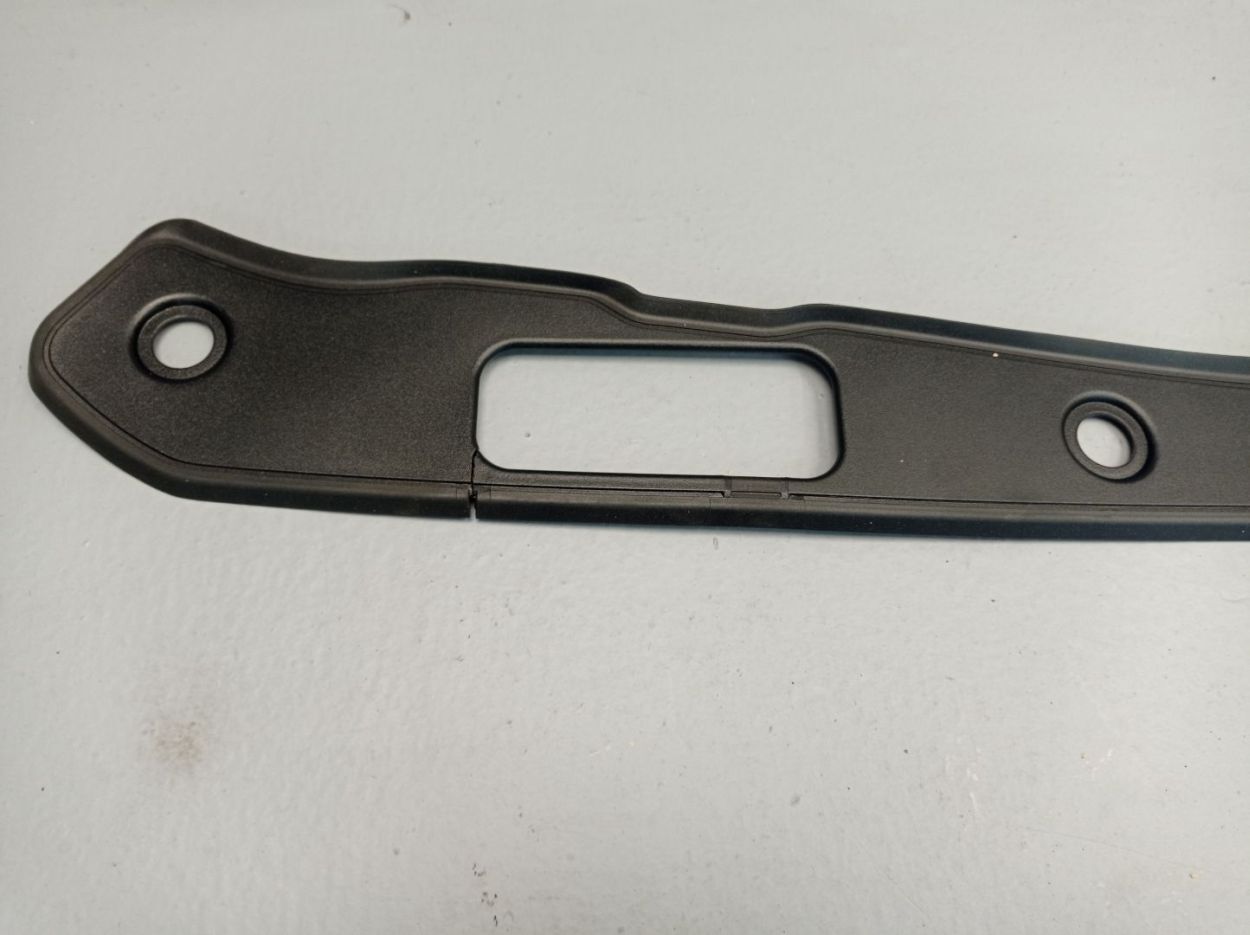 Opel Astra J hatchback tailgate trunk top trim 13301610 13305730