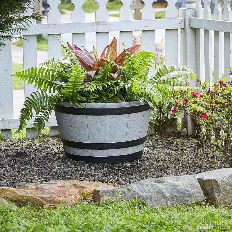 Maceta de barril de whisky de resina de 20,5 pulgadas resistente a los rayos UV maceta interior duradera Foto 4 de 4