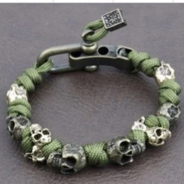 Joyería Halloween Calavera Premium Paracord Pulsera Elegante Calavera Premium Paracord Foto 3 de 4