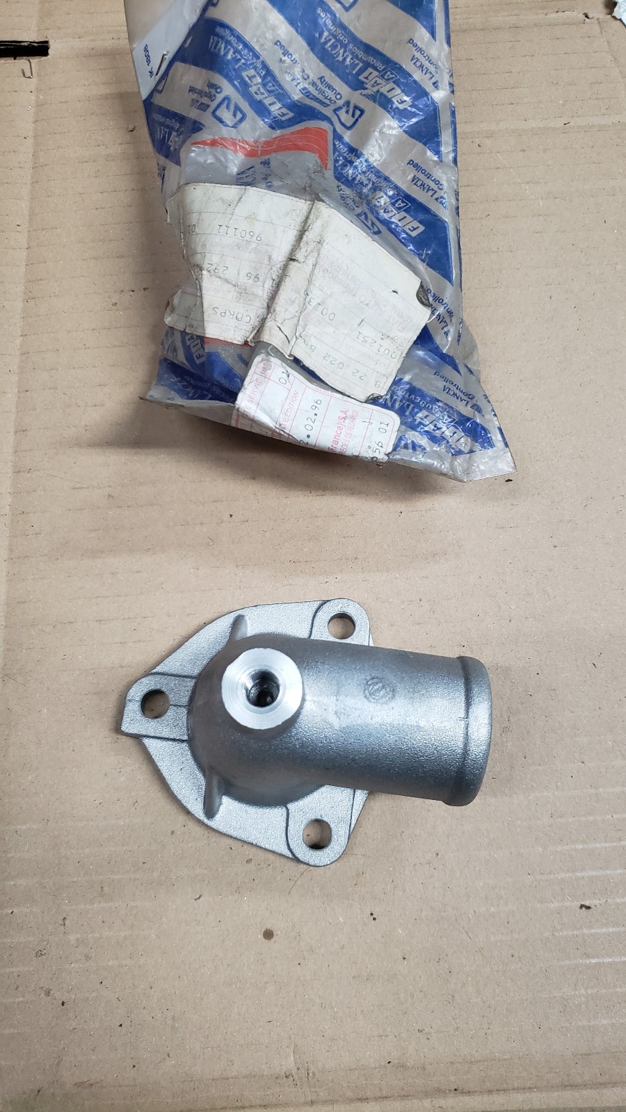 Évitez la surchauffe avec ce coude de calorstat pour Fiat Croma 2.5 TD