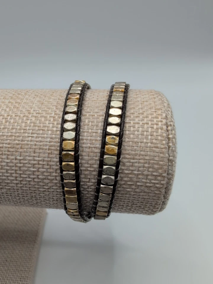 Pulsera envolvente de cuero Stella y puntos tonos dorados marrones Foto 4 de 4