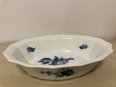 Royal Copenhagen Vegetable Dish Blue Flowers 9 3/8  L 10/8632