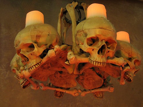 Skull Hip Bone Chandelier w/ Wax Candles, Halloween Prop, Human Skeletons, NEW - Imagen 6 de 7