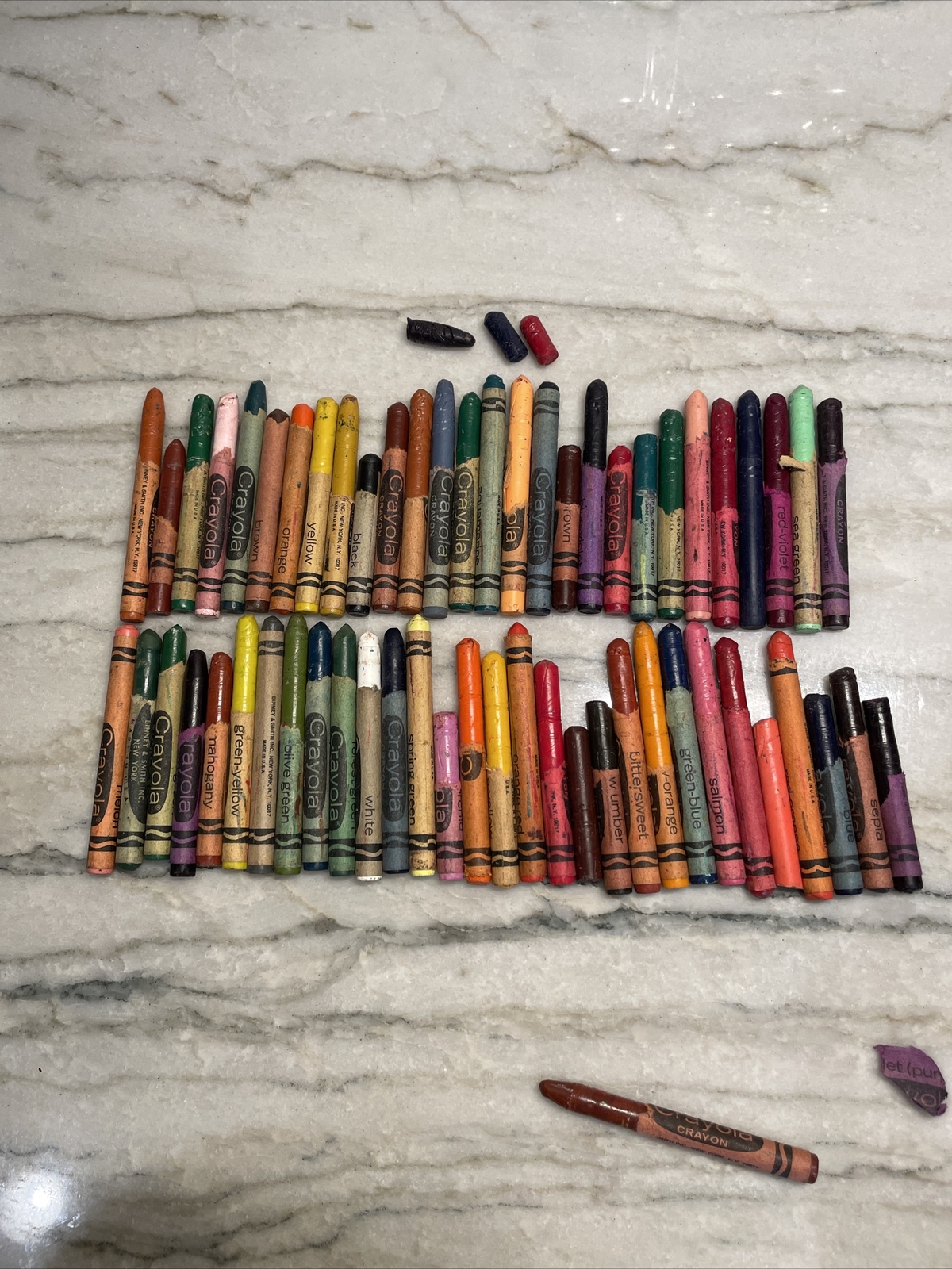 Binney & Smith Crayola 64 Crayons with Built-In Sharpener & INDIAN RED  Vintage 71662000646 | eBay