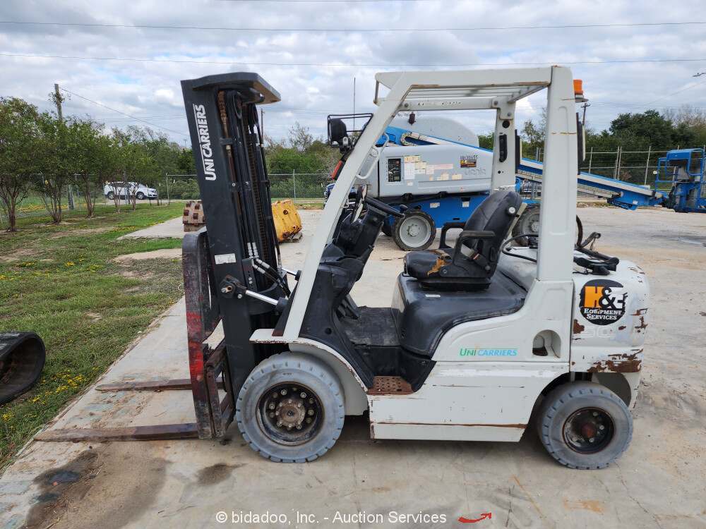 2017 Nissan MP1F2A25LV 5,000 lb Warehouse Forklift Lift Truck Parts