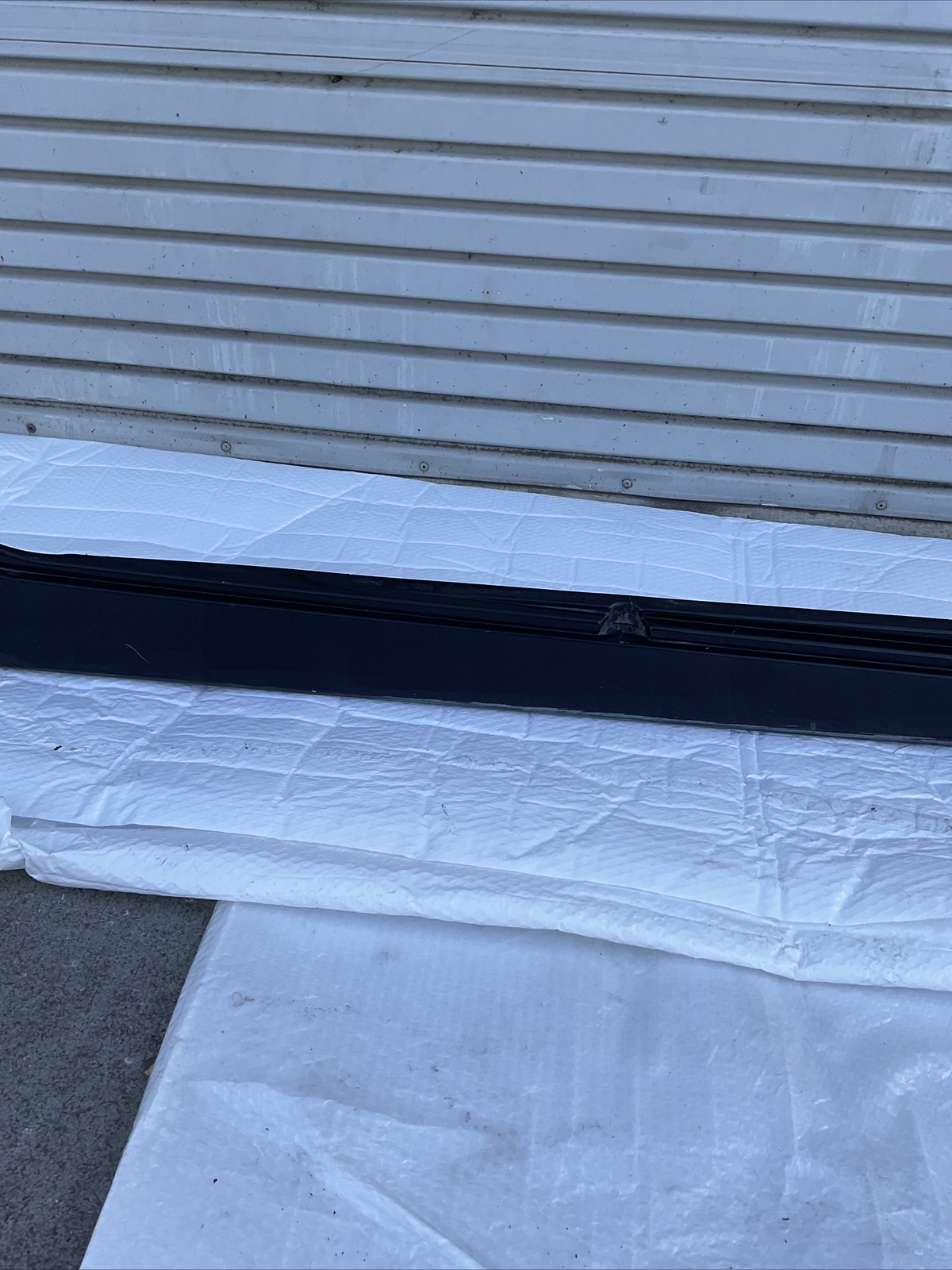 06-10 Bentley Flying Spur  Right Side Skirt Roker Molding OEM