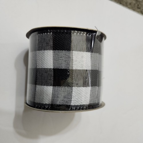 Crafter's Square 2.5" X 9' Wire-Edge Ribbon Black White Buffalo Plaid - Picture 5 of 6