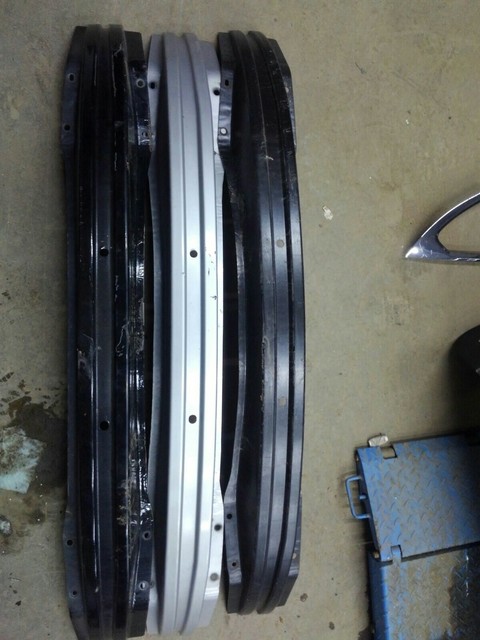 2017 Tesla Model S 75 Lhd Rear Reinforcement Black Oem 1041685 00 A