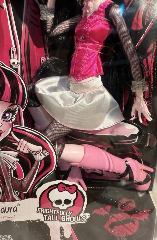 Monster High espantosamente altos ghouls - Draculaura - Muñeca 17" 2014 NRFB rara Foto 3 de 4