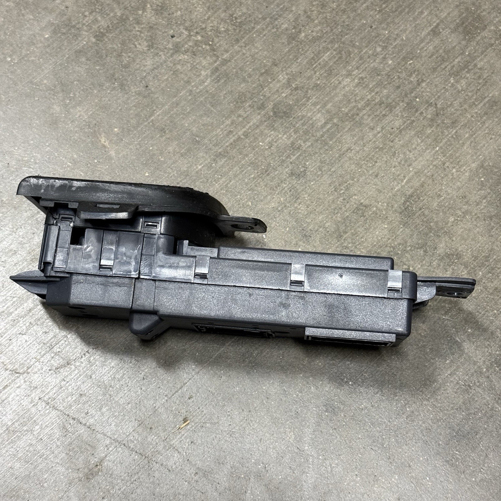 03-13 Maserati Quattroporte M139 Front Right Side Window Control Switch OEM