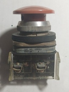 ALLEN-BRADLEY RED MUSHROOM PUSH BUTTON SWITCH STOP 800T-D6 800T-XD2 CONTACT